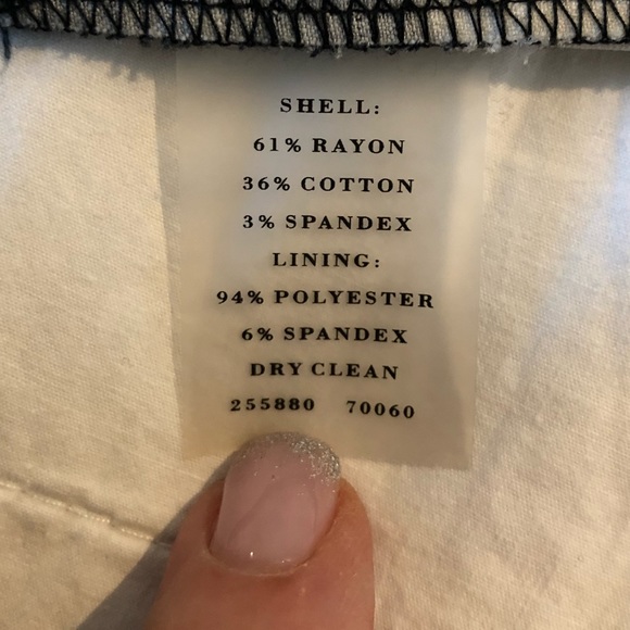 Sleeveless lace layer top - Picture 6 of 6